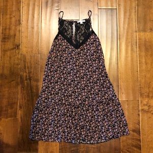 FLOWY DRESS
